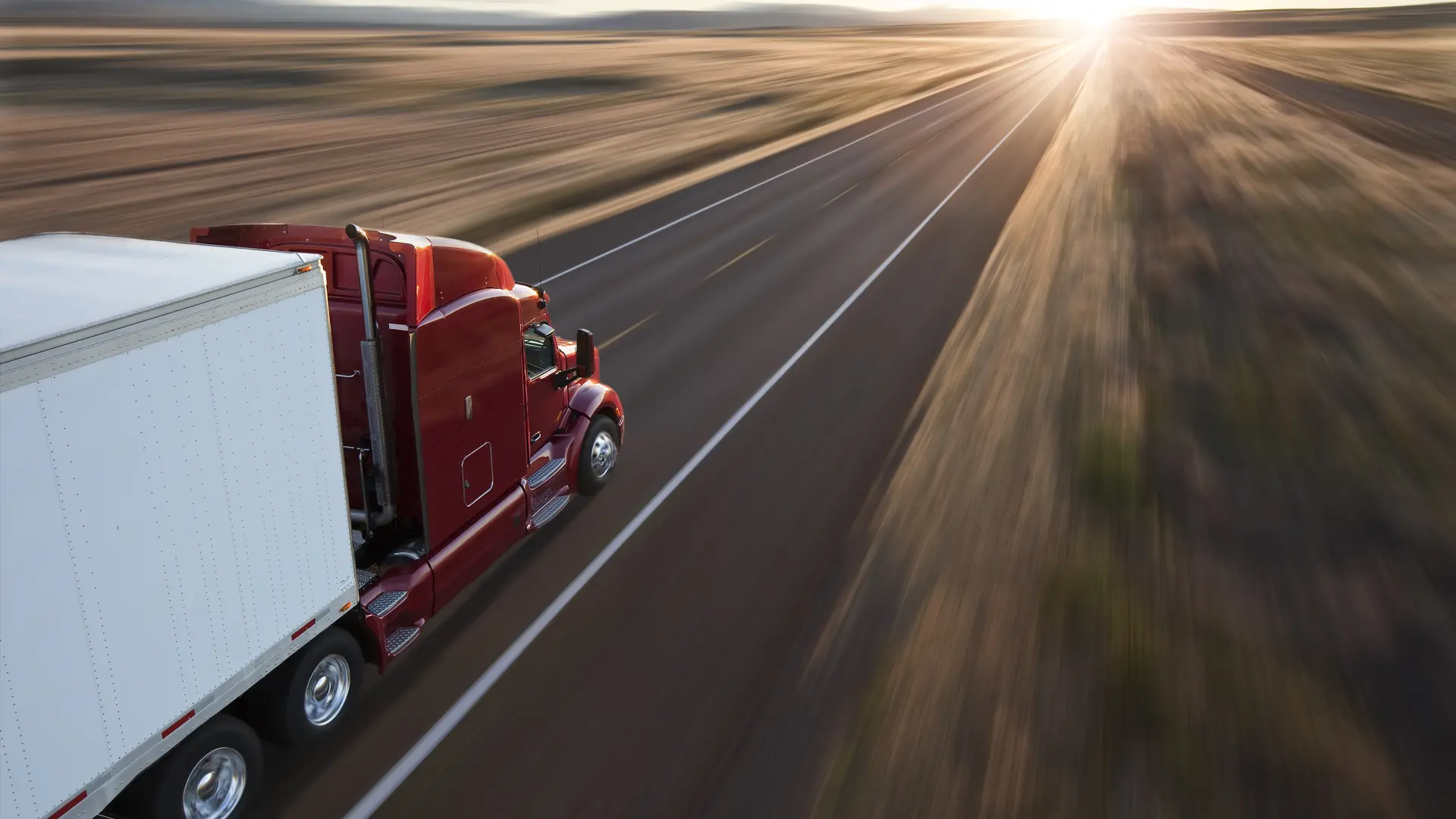 Transporter auf Autobahn